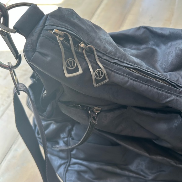 Lululemon gym bag - Picture 2 of 13